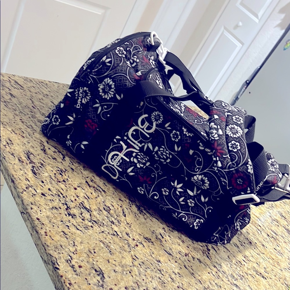 Dakine Black Floral 35 Lt Duffel Bag